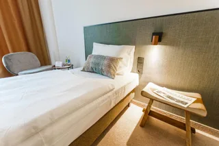 arche-hotel-lublin-jednoosobowy-standardowy-przystosowany-dla-osob-niepe-nosprawnych-001.jpg